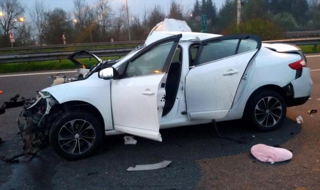 Düzce'de otomobil devrildi: 1 ölü, 2 yaralı