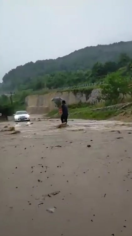 Düzce’de sağanak yağış sele neden oldu 