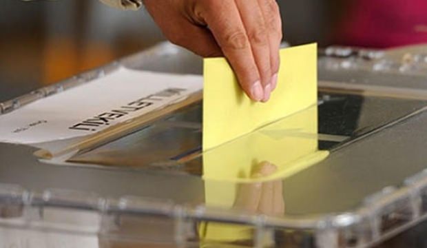 Düzce'de tekrar oyların sayımına ara verildi