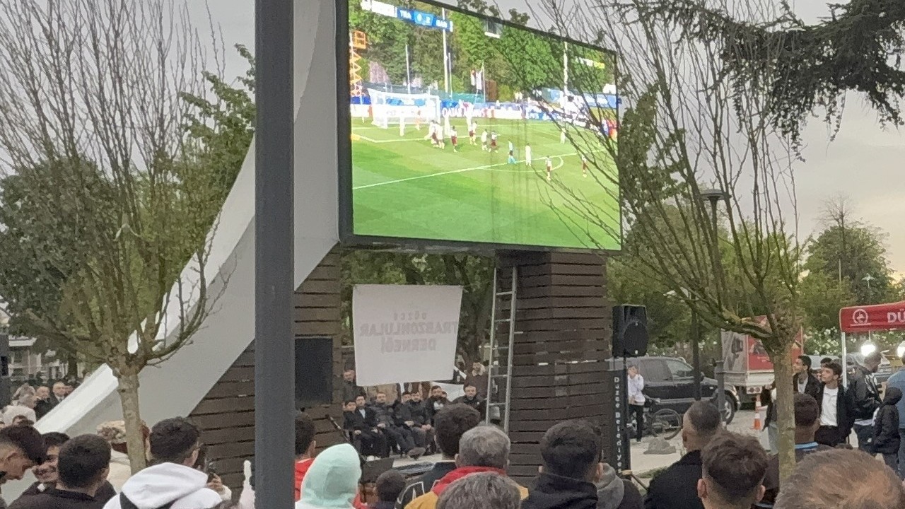 Düzce’de Trabzonspor U19 final heyecanı dev ekranda yaşandı