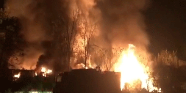 Düzce'de yanan 2 ev ve ardiye kullanılamaz hale geldi