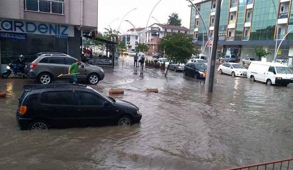 Düzce’de yarın 1 Aralık okullar var mı? Düzce okullar tatil mi 1 Aralık?