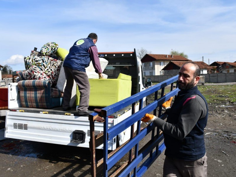 Düzce’de yoksul ailenin ihtiyaçlarını karşılandı 
