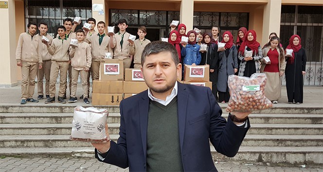 Düzce'den Mehmetçiğe 1 kilo fındık, 1 mektup