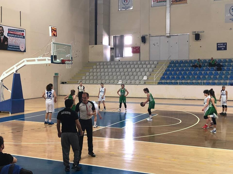 Düzce’nin kızları potada rakip tanımıyor 