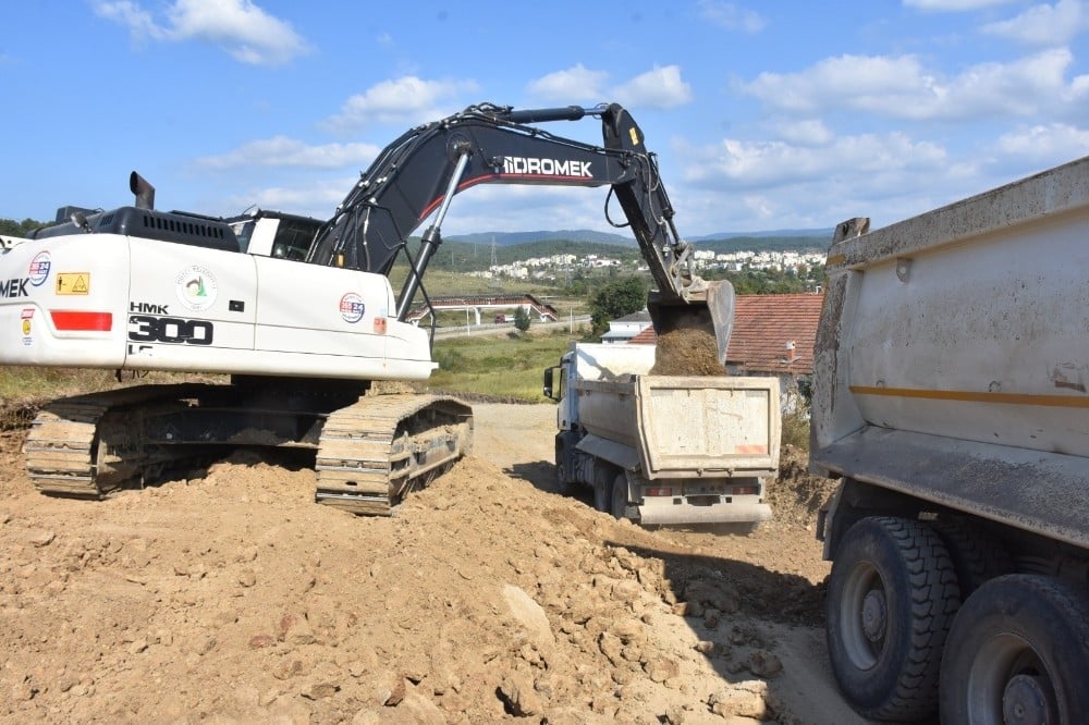 Düzce’nin yol ağı genişliyor 