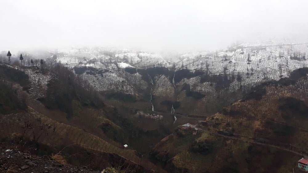 Düzce’nin yüksek kesimlerine kar yağışı 