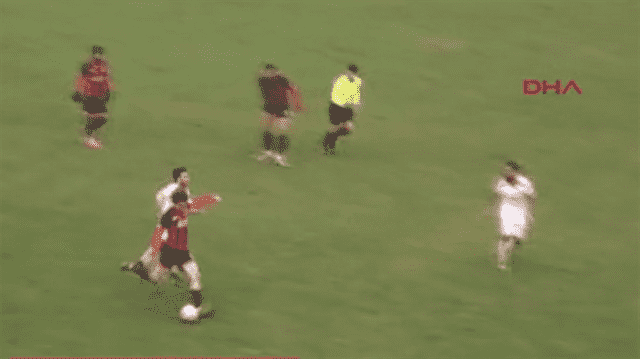 Düzcesporlu futbolcu 80 metreden gol attı