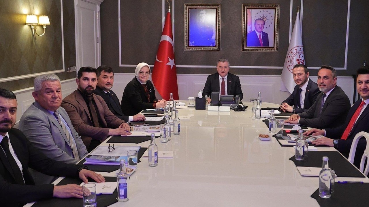 Düzce’ye 300 Milyon TL’lik Gençlik ve Spor Yatırımı Desteği