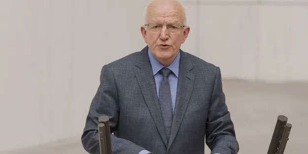 ‘Düzelttim’ deyip aynı şeyleri tekrar ediyor! CHP’li İbrahim Kaboğlu konuştukça daha da battı