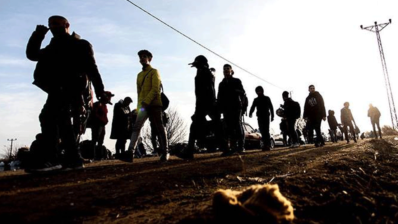 Düzensiz göçe sıkı takip: 140 bin kişi sınır dışı edildi!