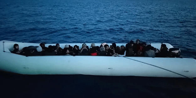 Düzensiz göçmen operasyonunda 4 gözaltı!