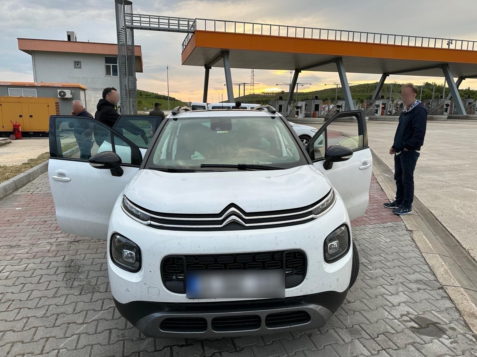 Düzensiz göçmenleri yasa dışı yollarla taşıyan organizatör yakalandı