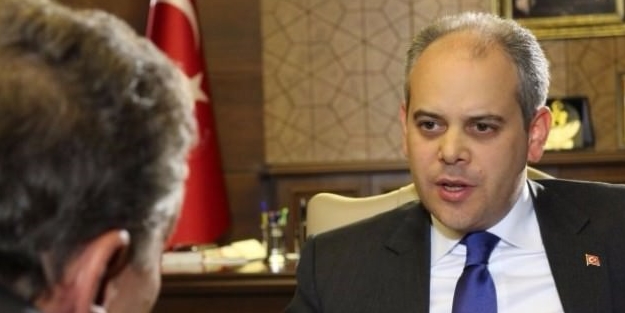 DW tuzağa düşüremeyince Bakan Kılıç'a saldırdı!