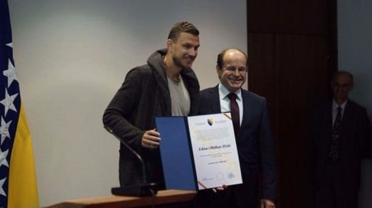 Dzeko'ya devlet nişanı verildi!