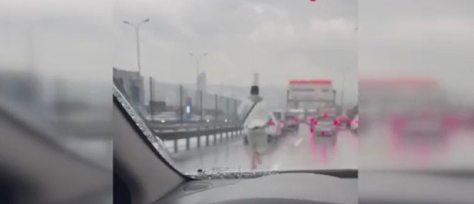 E-5’te araçların arasında böyle koştu