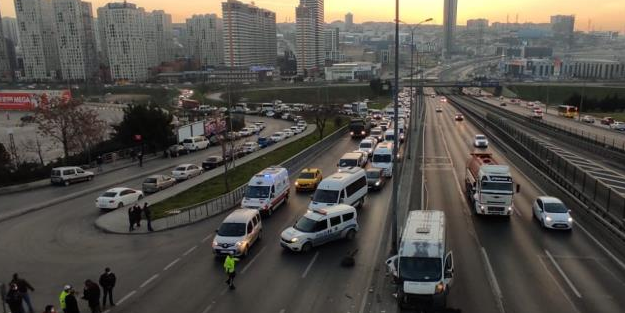 E-5'te minibüs kazası! Çok sayıda yaralı var