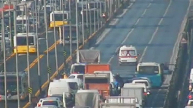 E-5'te trafiği kilitleyen kaza: 1 kişi öldü