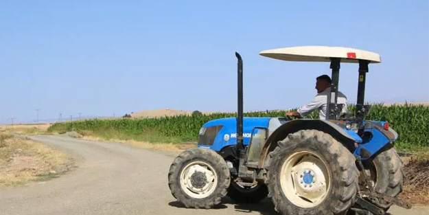 E-devlet üzerinden gelen tebligatı okudu! Hayatının şokunu yaşadı: Traktör ile İstanbul’a nasıl gideyim