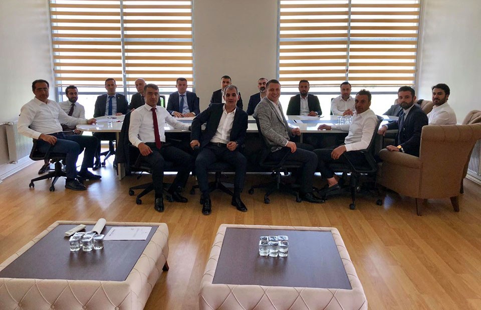 E. Yeni Malatyaspor’da yeni yönetim ilk toplantısını yaptı 