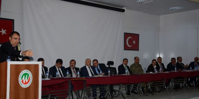 Vali Toprak vatandaşların sorunlarını dinledi