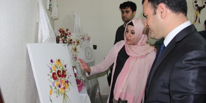 Şemdinli’de el sanatları sergisi