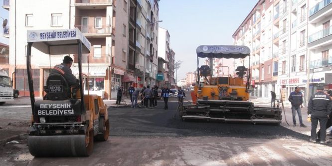 Beyşehir’in ana caddeleri asfaltlanıyor