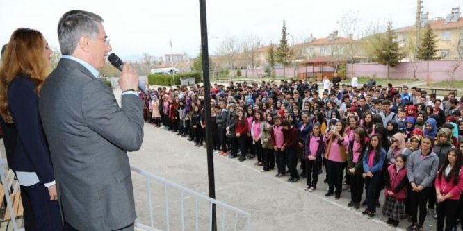 Başkan Yanılmaz öğrencilerle bir araya geldi