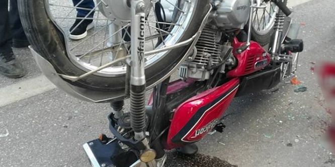 Motosiklet minibüse çarptı: 1 ağır yaralı