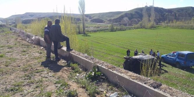 Horasan’da askeri zırhlı araç kaza yaptı: 3 asker yaralı
