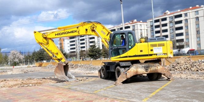 Kapalı pazar yerinde çalışmalar başladı