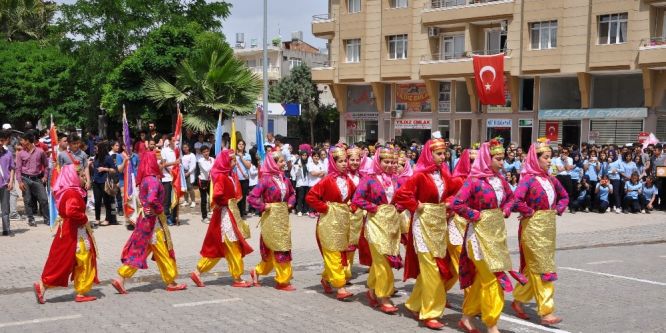 Reyhanlı’da 19 Mayıs törenle kutlandı