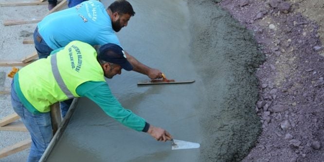 Arslanbey’de amfi tiyatro alanı için çalışma başlatıldı