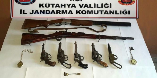 Antika silahlar ele geçirildi