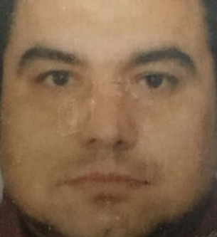 Akşam eşini bıçakladı, gece intihar etti