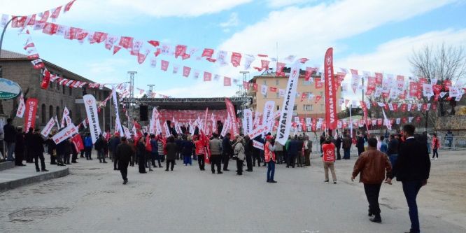Doğu Perinçek oş meydana konuştu