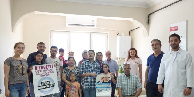 Uşak Diyabetliler Derneği vatandaşın şekerini ölçtü