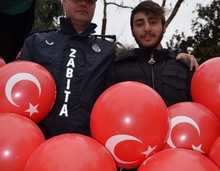 Davadan Türk bayraklı balonla kurtuldu