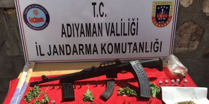 Jandarma silah ve uyuşturucu ele geçirdi
