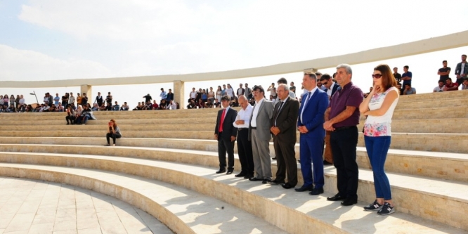 Amfi tiyatroda ilk etkinlik