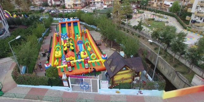 Alanya Belediyesi bayramda çocukların yüzünü güldürdü