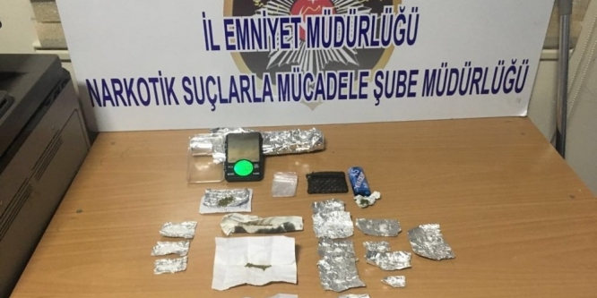 Uyuşturucu ticareti yapan 2 kişi gözaltına alındı