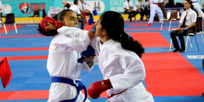 Erzurum’da Uluslararası Palandöken Karate turnuvası heyecanı devam ediyor
