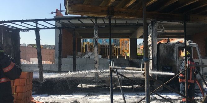 Yanar mı yanmaz mı şakası strafor dolu kamyonu kül etti