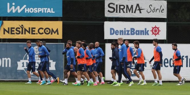 Fenerbahçe’de derbi hazırlıkları sürüyor