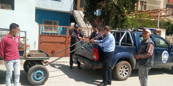 Mazgal kapağı hırsızları suçüstü yakalandı