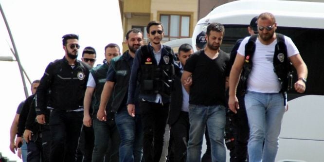 Şafak operasyonunda gözaltına alınan 9 kişi adliyeye sevk edildi