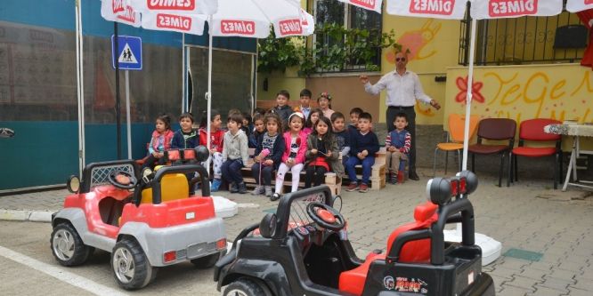 Minik öğrencilere özel trafik eğitimi verildi
