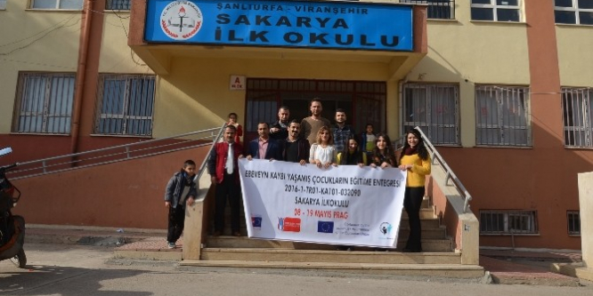 Viranşehir'de öğretmenlerden örnek davranış