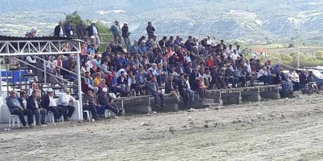 Selendili ciritçiler kıyasıya yarıştı